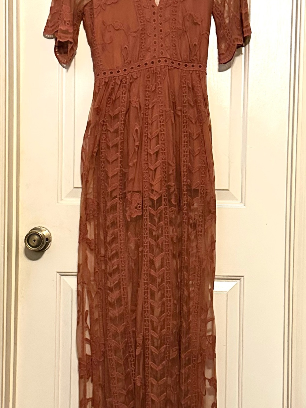Socialite Lace Maxi Dress